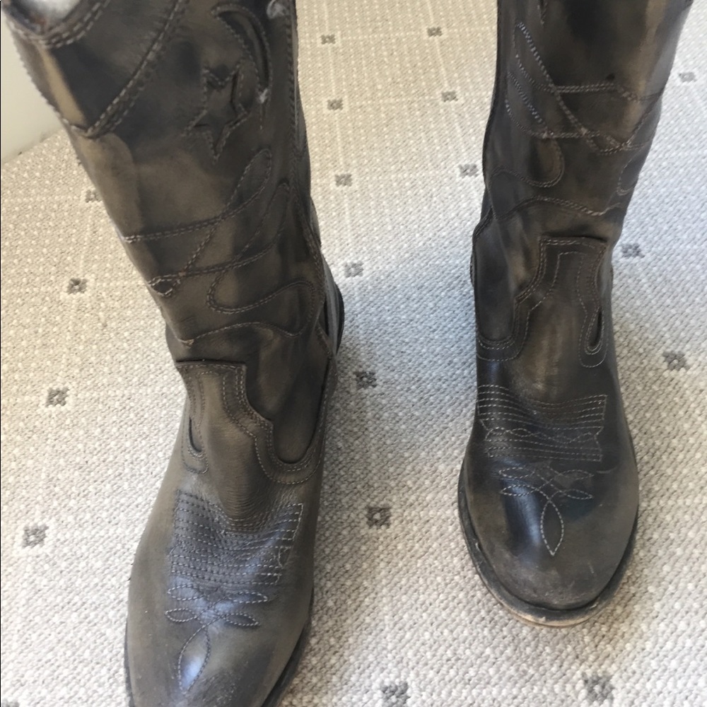 Boots - Picture 2 of 4